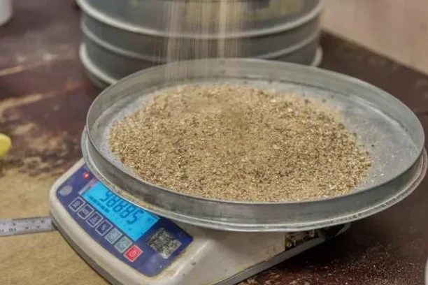 Análisis Granulométrico en Coquimbo: Clasificación de Suelos por Tamices e Hidrómetro